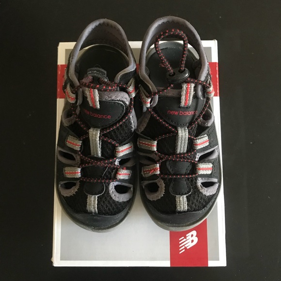 new balance adirondack sandal